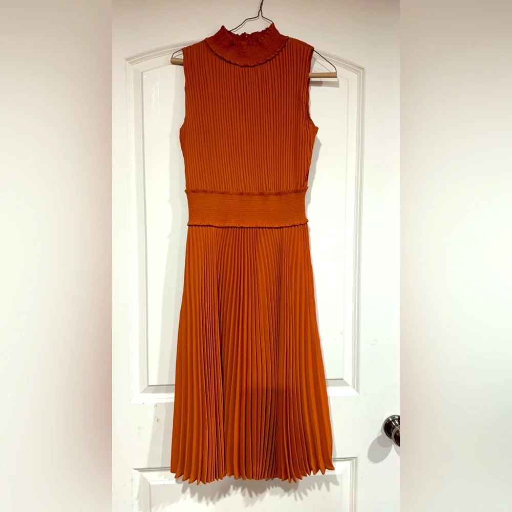 Dress - Picture 1 of 2